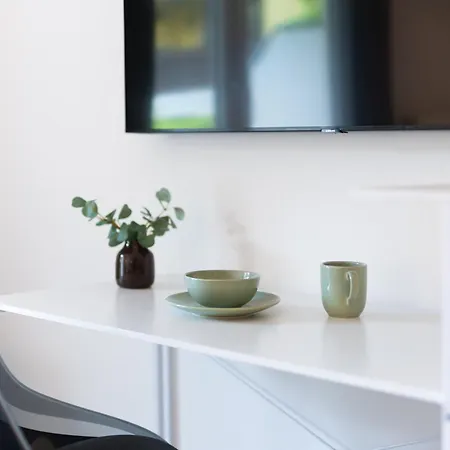 Mint Design-studio Mit Balkon דירה *
